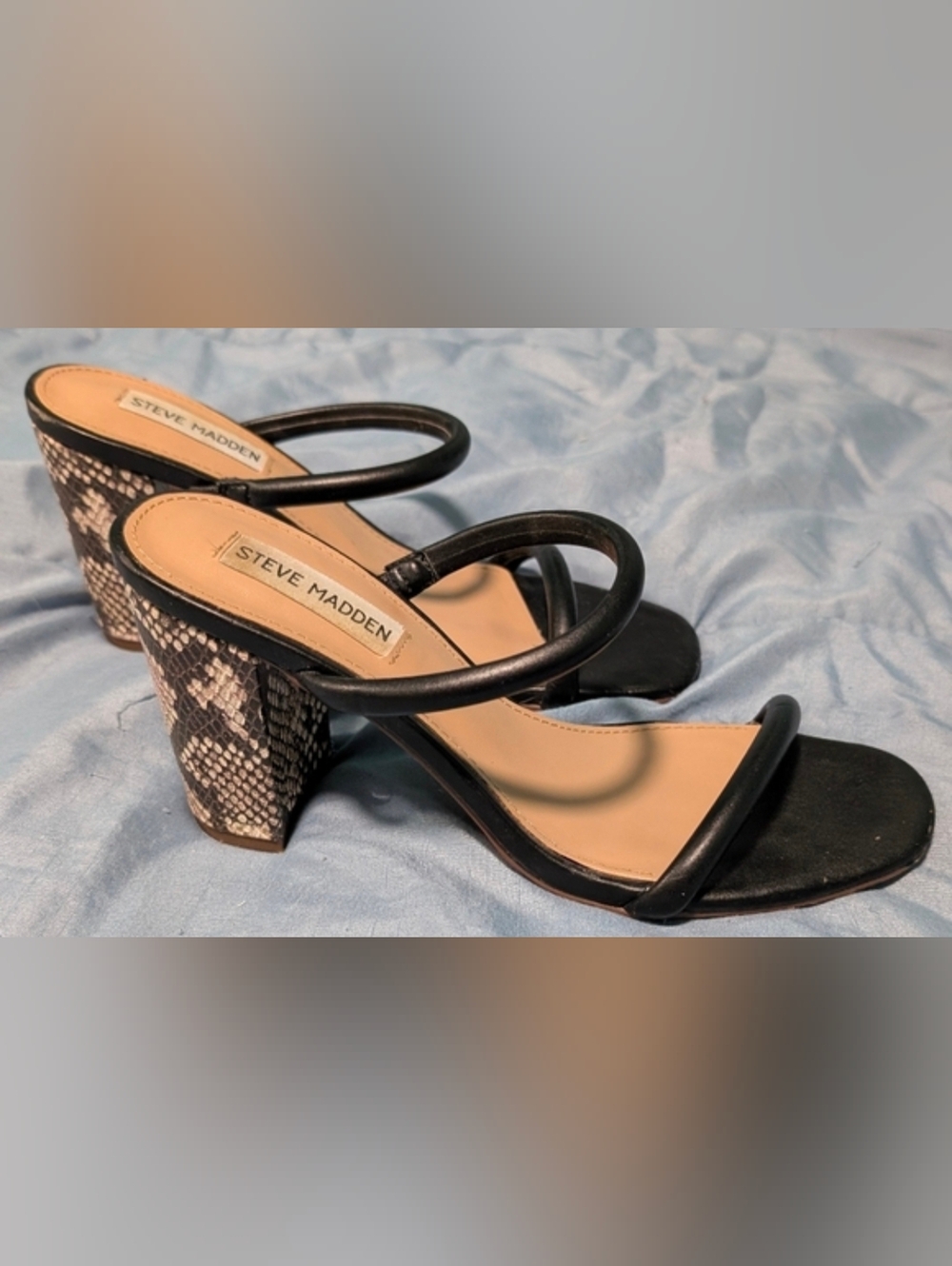 Steve Madden Black and White With Snake Design Heels